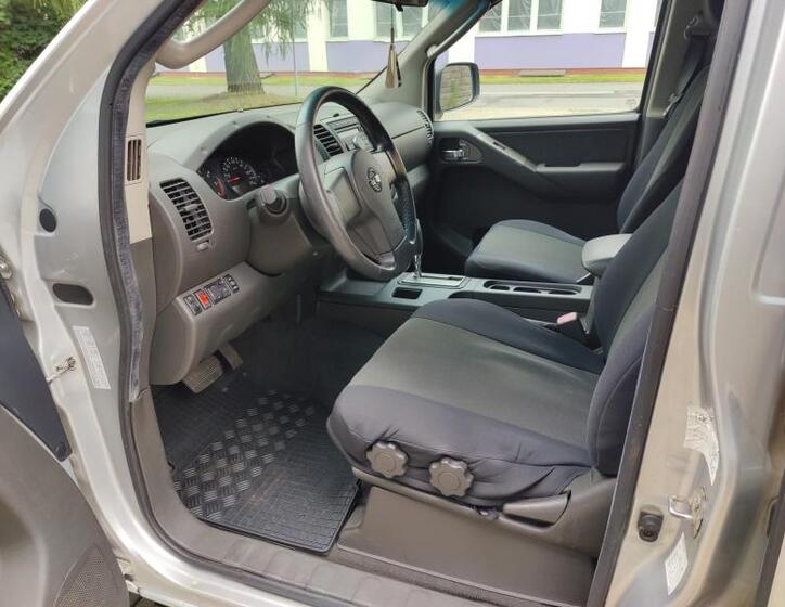 Nissan Navara 11