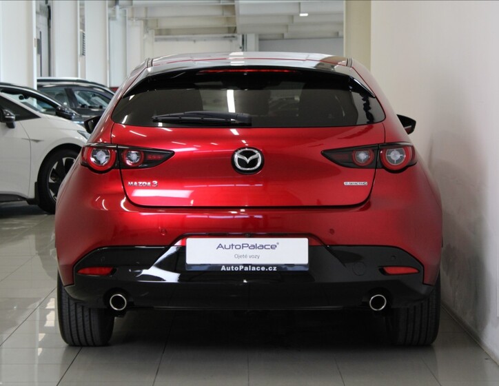 Mazda 3 4