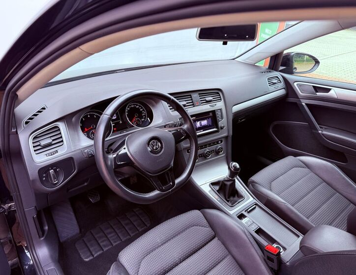 Volkswagen Golf 13