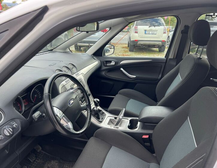 Ford S-MAX 6