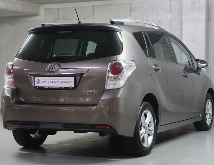 Toyota Verso 5