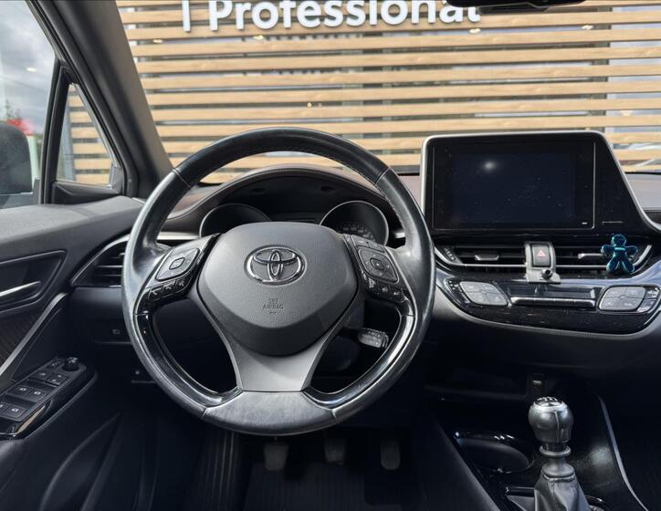 Toyota C-HR 5