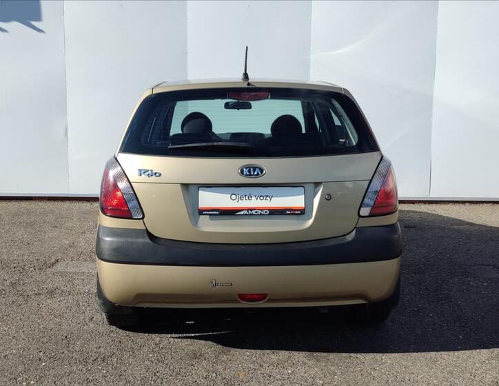 KIA Rio 23