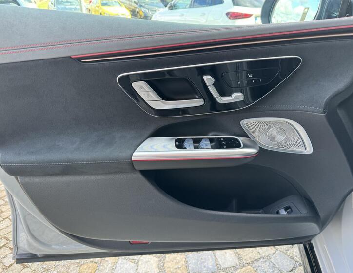 Mercedes-Benz EQE 4