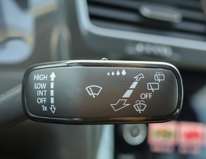 Volkswagen Golf 21