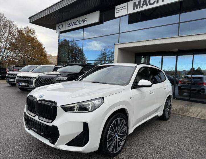 BMW iX1 3