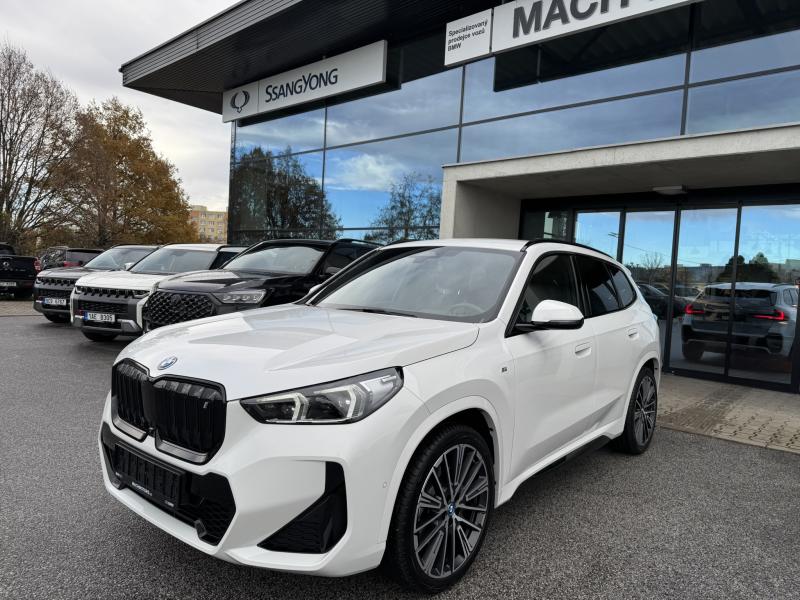 BMW iX1