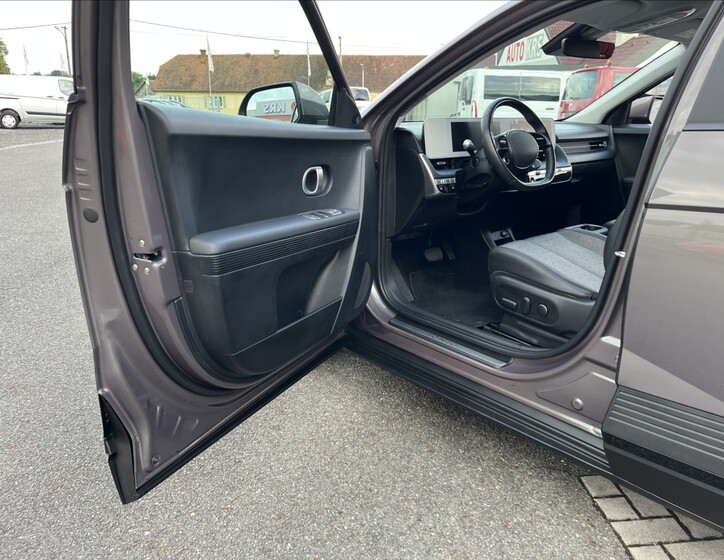 Hyundai IONIQ 46