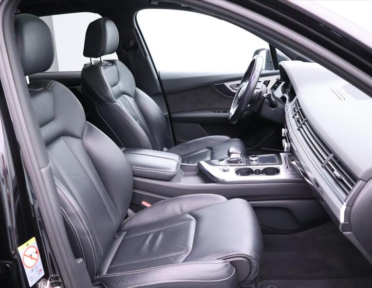 Audi Q7 13