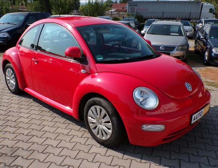 Volkswagen New Beetle 1
