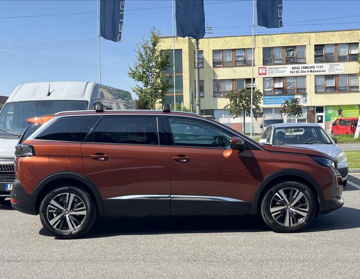 Peugeot 5008 4