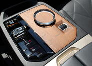 BMW iX 23