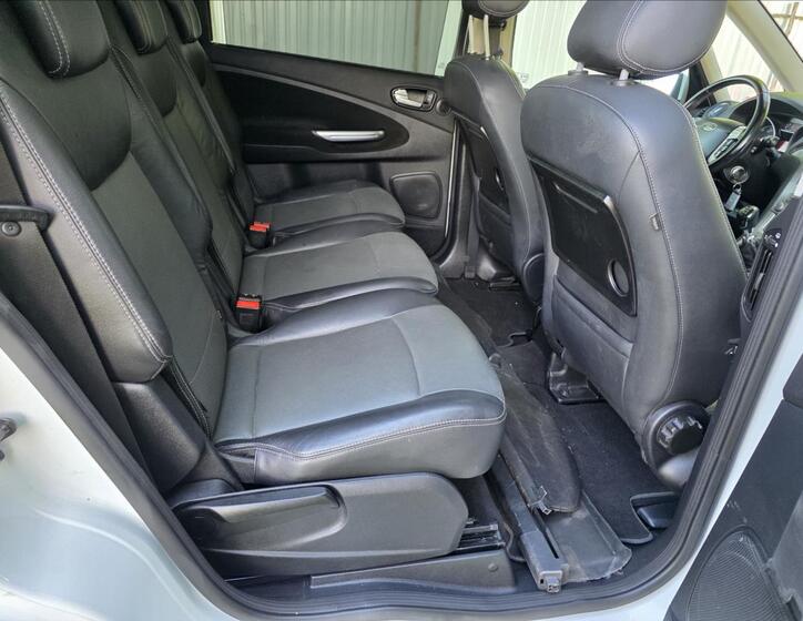 Ford Galaxy 24