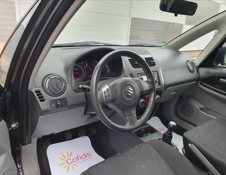 Suzuki SX4 8