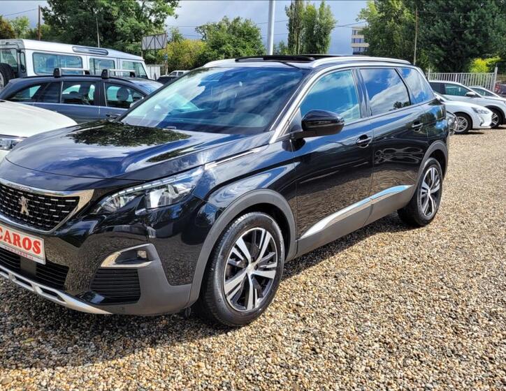 Peugeot 5008 1