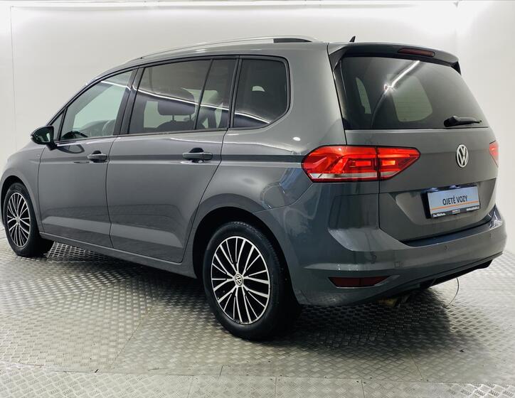 Volkswagen Touran 24