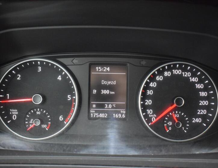Volkswagen Multivan 23