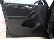 Volkswagen Tiguan 9