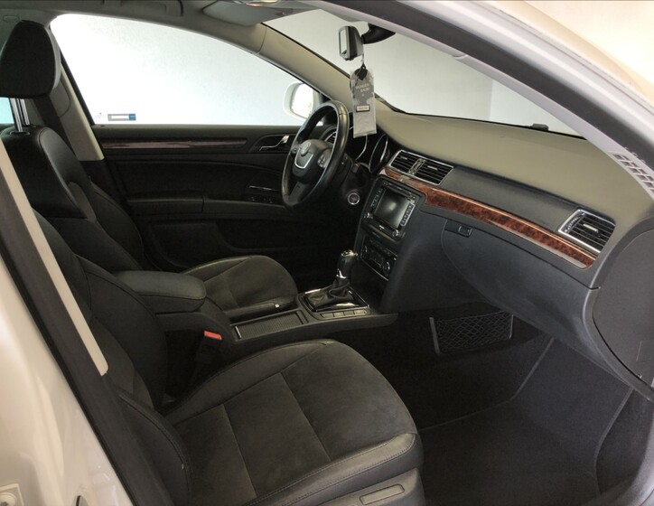 Škoda Superb 12