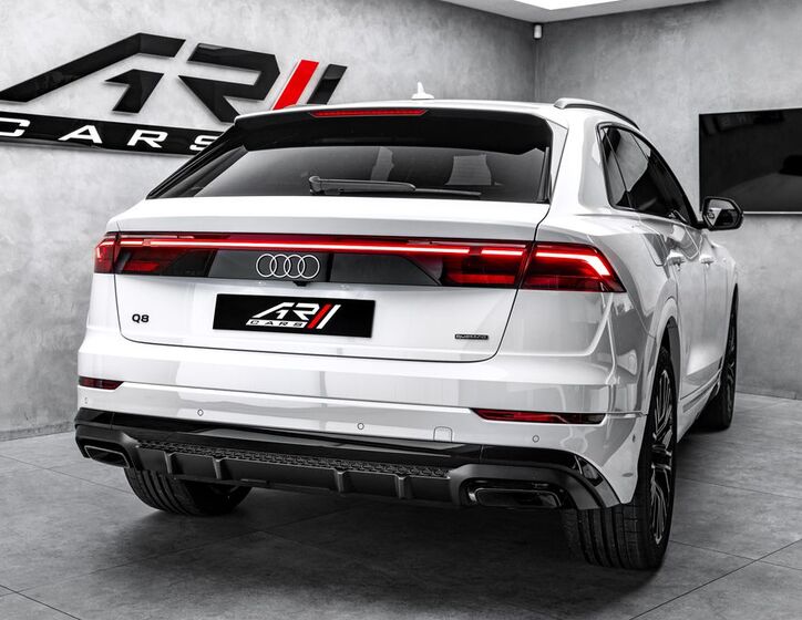 Audi Q8 6