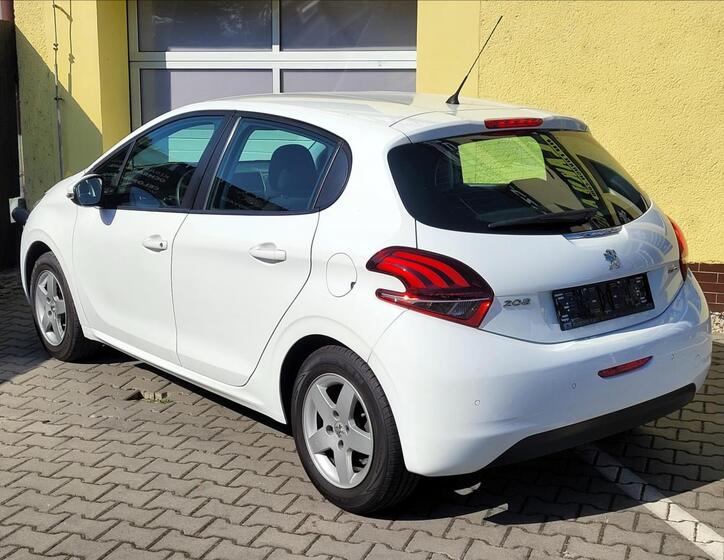 Peugeot 208 7