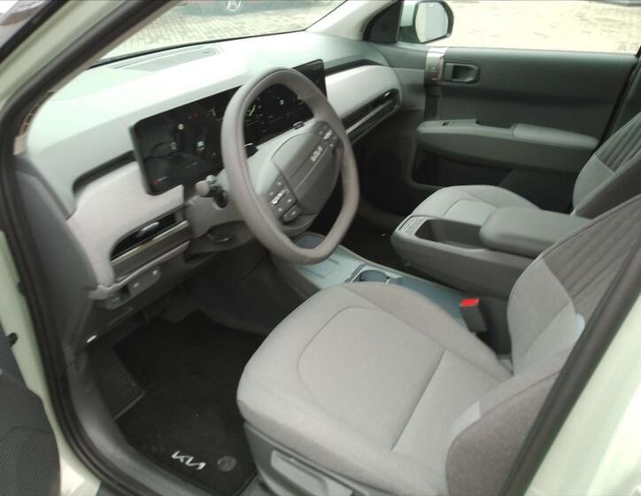 KIA EV3 6