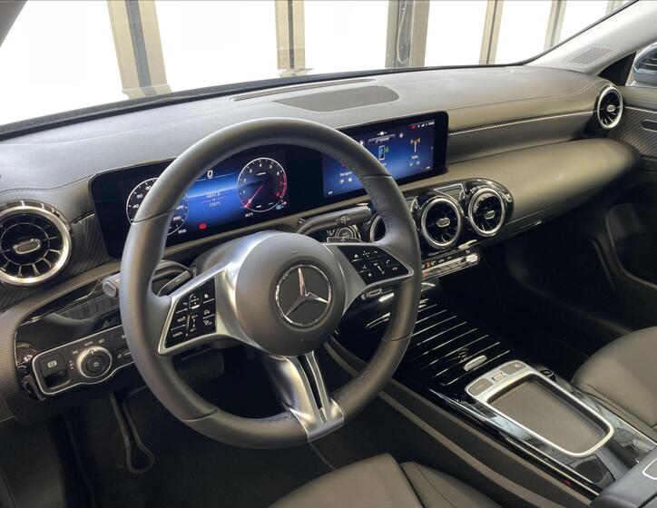 Mercedes-Benz CLA 9