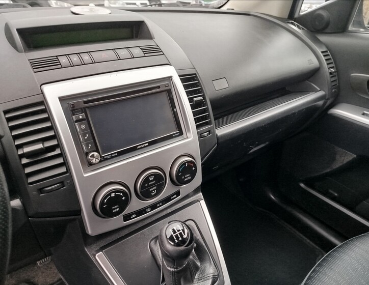 Mazda 5 17