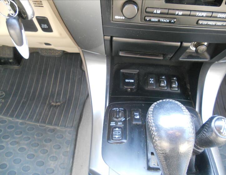 Toyota Land Cruiser 16