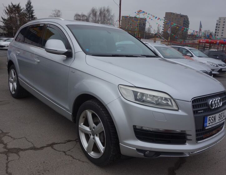 Audi Q7 5
