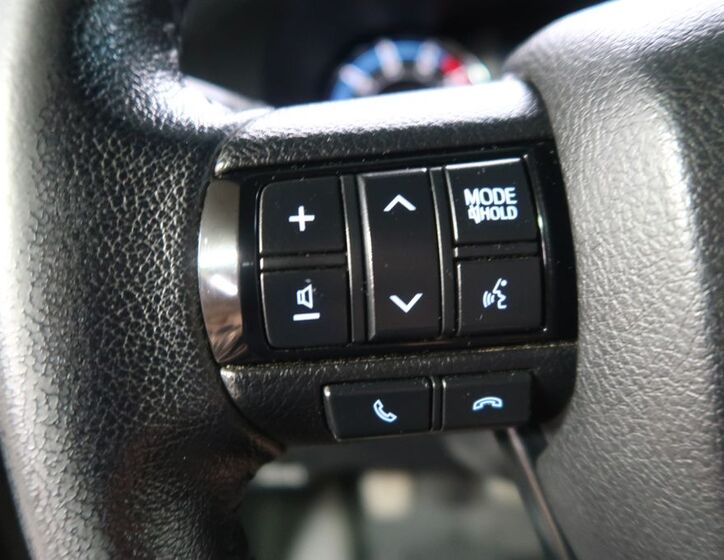 Toyota Hilux 24