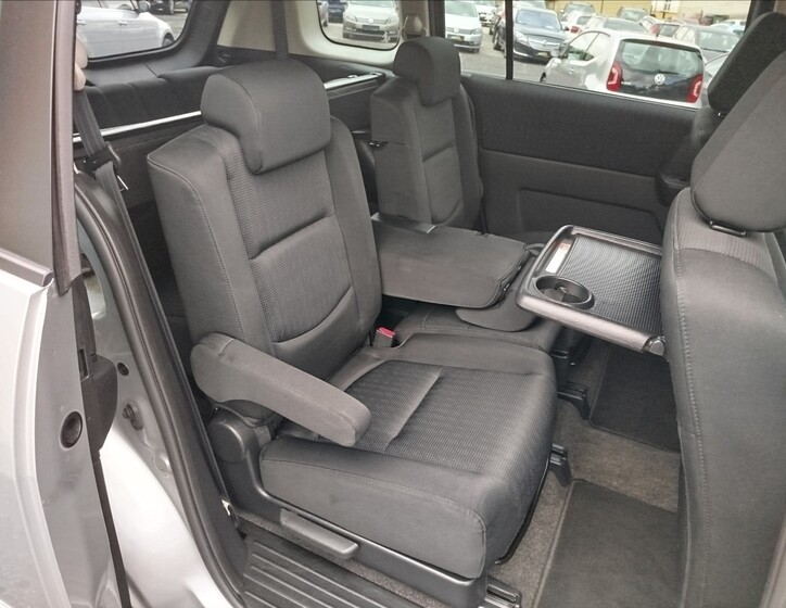 Mazda 5 24