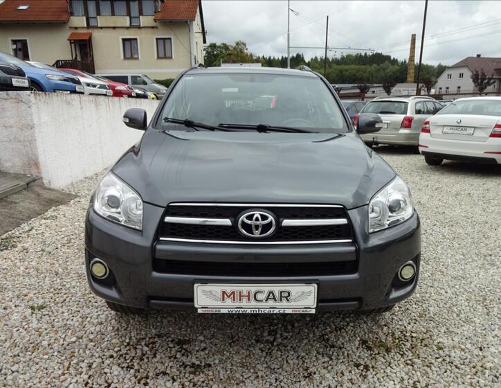 Toyota RAV4 2
