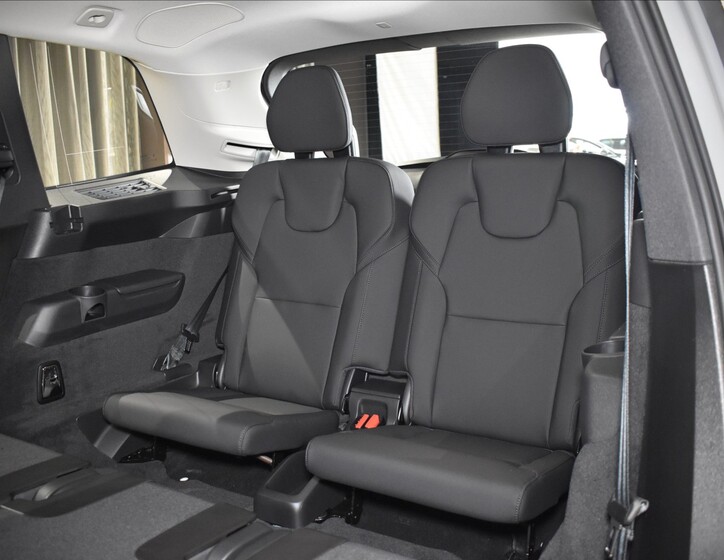 Volvo XC90 24