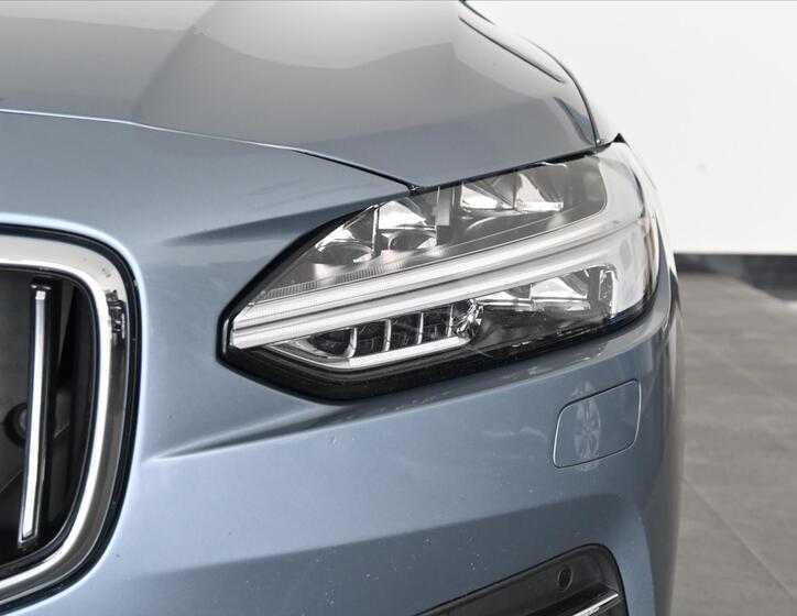 Volvo V90 32