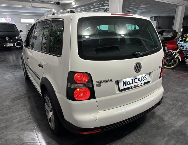 Volkswagen Touran 4