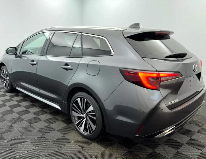 Toyota Corolla 4