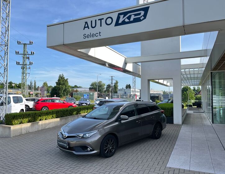 Toyota Auris 1