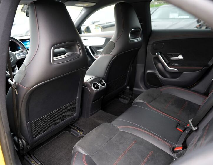 Mercedes-Benz CLA 33