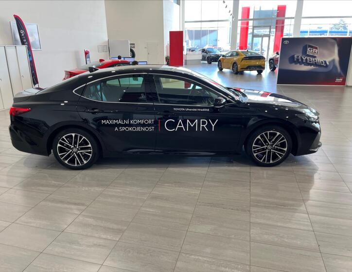 Toyota Camry 4