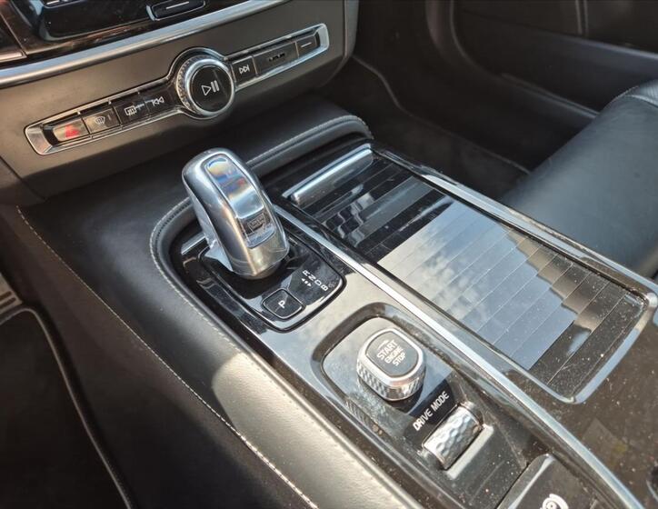 Volvo S90 19