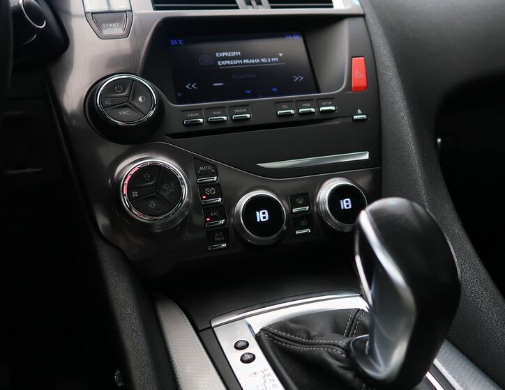 DS Automobiles DS5 17