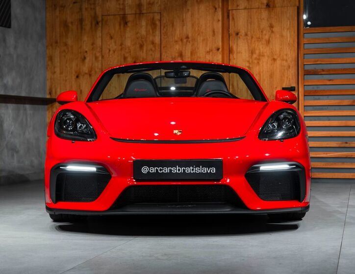 Porsche 718 8