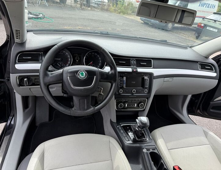 Škoda Superb 8