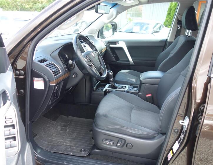 Toyota Land Cruiser 10