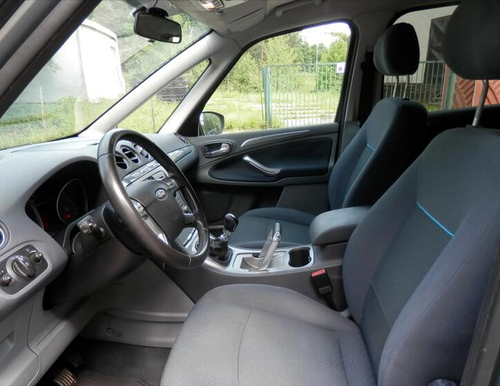 Ford Galaxy 11