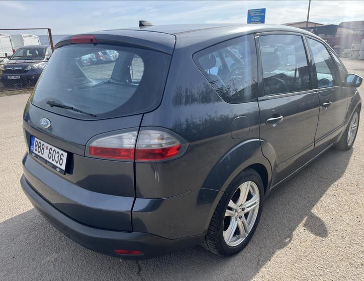 Ford S-MAX 6