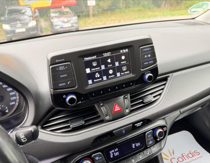 Hyundai i30 17