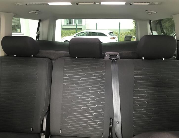 Volkswagen Caravelle 23