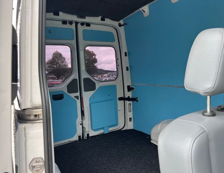 Volkswagen Crafter 10